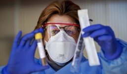 3,5 triệu bộ xét nghiệm Covid-19 bị lỗi, Anh đòi Trung Quốc hoàn tiền