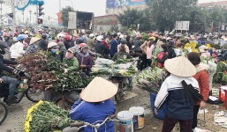 Rà soát được gần 1.000 người có liên quan đến chợ hoa Mê Linh