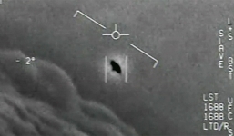 Công bố 3 video về UFO, Lầu Năm Góc vén bức màn về những đồn đoán