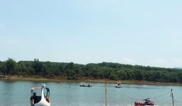 Chiến sĩ công an mất tích khi đang chụp hình giữa hồ nước