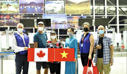 Chuyến bay đưa người Việt từ Mỹ về bị hoãn: Bộ Ngoại giao lên tiếng