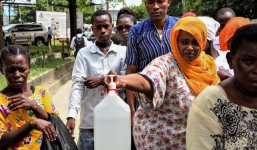 Tổng thống Tanzania giận dữ khi đu đủ, chim cút, dê dương tính với Covid-19