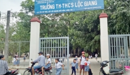 Con rời lớp chậm, phụ huynh tới trường dùng MBH đánh cô giáo bất tỉnh