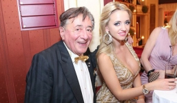 Cuộc hôn nhân ông cháu của tỷ phú 'sát gái' nhất thế giới hiện giờ ra sao?
