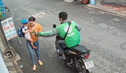 Lời khai của tài xế GrabBike giật điện thoại của người mẹ đang bế con