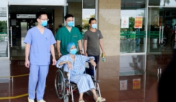 Bác sĩ tiết lộ chi phí và quá trình điều trị cho bác gái bệnh nhân 17