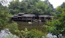 Bí ẩn ở ngôi làng không có một con muỗi suốt thế kỷ khiến khoa học bó tay