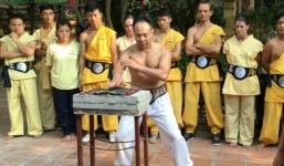 Cao thủ Vịnh Xuân Việt dùng Thiết sa chưởng công phá 3 tấm bê tông