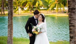 Cô dâu 65 tuổi nói gì sau thông tin bị chồng trẻ đánh đập thường xuyên?