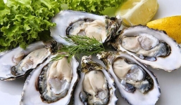 Ăn hàu 'mạnh' lắm nhưng nếu không đúng cách sẽ rước hoạ vào người