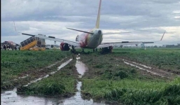 Máy bay lao khỏi đường băng Tân Sơn Nhất: Đình chỉ phi hành đoàn