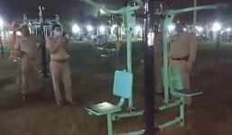 Máy tập thể dục tự chuyển động như có 'ma trêu' khiến cảnh sát cũng phải tò mò