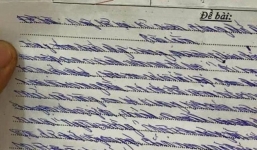 Chữ viết 'ngoài hành tinh' của học sinh cấp 2 khiến người nhìn rối loạn tiền đình