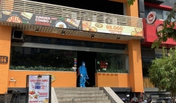 Hà Nội phong tỏa quán pizza vì có nam nhân viên dương tính với SARS-CoV-2 lần 1