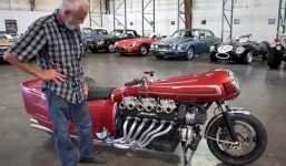 Mô tô độ động cơ V12 Lamborghini cực 'khủng' của bố già khiến dân chơi kính nể