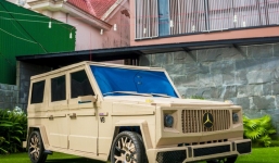 Nam thanh niên gom đồ phế liệu và giấy bìa cát tông về độ chiếc Merc G63 AMG siêu chất