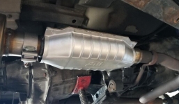 Ngày càng nhiều vụ trộm nhắm vào ống xả ô tô để lấy thứ đắt hơn vàng