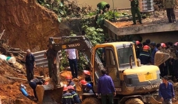  Phú Thọ: Sập công trình ở trung tâm hướng nghiệp tỉnh, nhiều người bị vùi lấp
