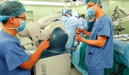 Vụ nâng khống giá thiết bị y tế tại BV Bạch Mai: Thổi giá robot hỗ trợ Rosa 7,6 tỷ thành 40 tỷ đồng