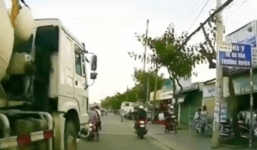 'Hung thần' xe bồn ủn bay 2 xe máy dừng chờ đèn đỏ khiến 3 người suýt mất mạng