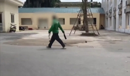 Tài xế Grab cầm dao đại náo bệnh viện E, một người nhập viện cấp cứu