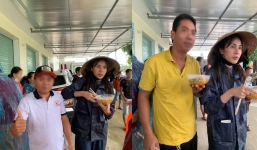 Thủy Tiên tiều tuỵ đứng ăn vội bữa lót dạ khi đi cứu trợ khiến fans không khỏi xót xa