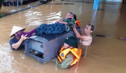 Quảng Bình dự kiến di dời hơn 30 vạn dân để tránh bão số 8, bão Molave giật cấp 13 chuẩn bị vào Biển Đông