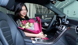 Tài không đợi tuổi, nữ sinh năm 2 tậu 'xế hộp' 2 tỷ đồng khiến bao người trầm trồ