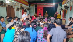 Vụ người dân bị thu lại tiền từ thiện Thuỷ Tiên trao tặng: Xã nói không biết, thôn khẳng định không có việc trục lợi 