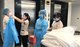 Nghe hộ điện thoại cho chuyên gia mắc Covid-19, nhân viên khách sạn Mường Thanh thành F1