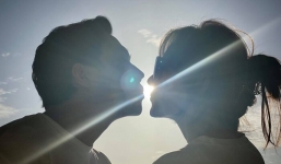 Bình luận nhạy cảm dưới ảnh Trấn Thành hôn Hari Won, nhạc sĩ làm nên tên tuổi Hồ Ngọc Hà bị 'ném đá'