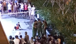 Bé trai rơi từ tầng cao chung cư, người thân khóc nghẹn tại hiện trường