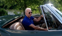 Điều đặc biệt về chiếc xế cổ được tân Tổng thống Joe Biden nâng niu như một báu vật