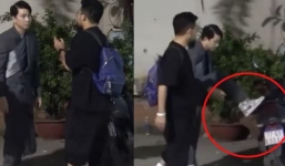 Gác chân lên xe người lạ cột dây giày 10.000USD, Karik được fan bỏ qua vì lý do đặc biệt