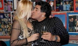 Công bố lời nhắn cuối cùng của Maradona gửi cho bạn trai người tình cũ 