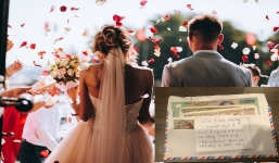 Bóc phong bì của người yêu cũ, chú rể nhận 503k mà chạnh lòng khi thấy tờ giấy đính kèm