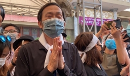 Thực hiện di nguyện của cố NS Chí Tài, danh hài Hoài Linh gọi điện nhắn nhủ để vật quan trọng vào linh cữu