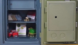 Nén đặt thứ này vào két sắt lúc nửa đêm, tài lộc sẽ ào ào đổ về như nước sông Đà