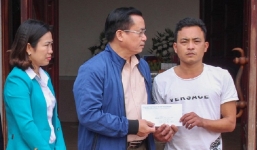 2 anh em sinh đôi 6 tuổi đuối nước tại bể nước trong khuôn viên gia đình