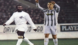 Bị 'siêu nhân' Ronaldo vượt mặt, vua bóng đá Pelé có động thái 'nhỏ mọn' khiến fan bất bình