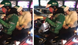 Chàng Grab số hưởng được khách nữ xinh đẹp ngủ gục sau lưng khiến dân tình chỉ biết ước