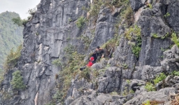 Sau vụ du khách rơi xuống khe đá, dân phượt hết cửa 'sống ảo' trên mỏm đá tử thần ở đèo Mã Pì Lèng