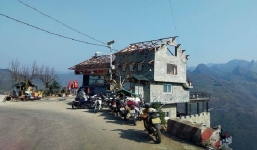 'Cái đinh' Panorama trên đỉnh Mã Pì Lèng bề thế hơn sau cải tạo lại tiếp tục 'đại phẫu'