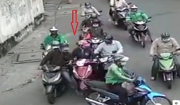 Gần 10 đối tượng ép xe, dàn cảnh móc túi của người phụ nữ giữa ban ngày