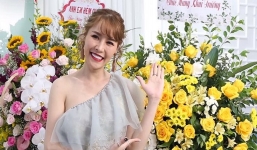 Tố Sơn Tùng sống bạc bẽo, Quế Vân bị bóc mẽ tự tặng hoa cho mình dưới mác 'sếp' để cho oai