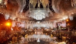 Đám cưới 'khủng' trong lâu đài dát vàng ở Ninh Bình: Tổng chi phí khiến dân tình choáng váng