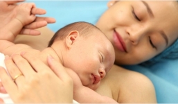 Phụ nữ sinh đủ 2 con trước 35 tuổi ở 21 tỉnh, thành này sẽ được thưởng tiền hoặc hiện vật