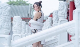 Diện sườn xám xẻ cao vút trong Tử Cấm Thành, nàng mẫu hot girl khiến dân tình 'nóng mắt'