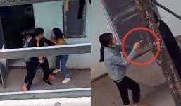 2 mẹ con phá cửa nhà trọ để bắt ghen, ông bố sững sờ trước thái độ rất gắt cô con gái