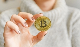 Đồng Bitcoin bất ngờ tăng phi mã, giá trị vốn hóa lên 733,8 tỷ USD